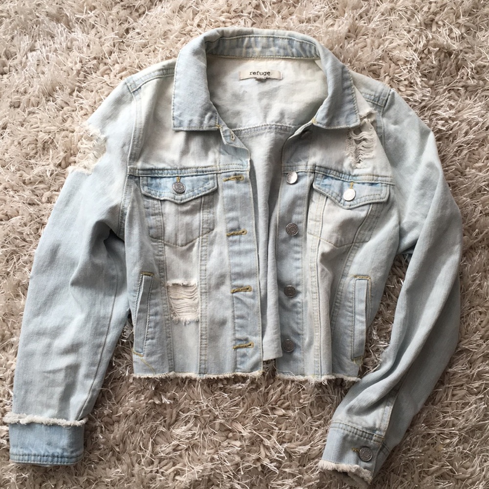 Cropped lightwash denim Jacket